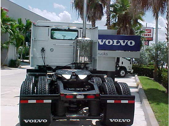  Volvo VNM64T
