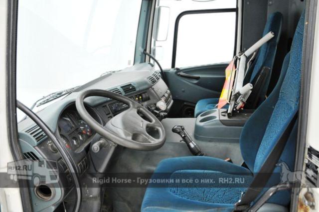 Европейские грузовики DAF CF 85.340 интерьер кабины