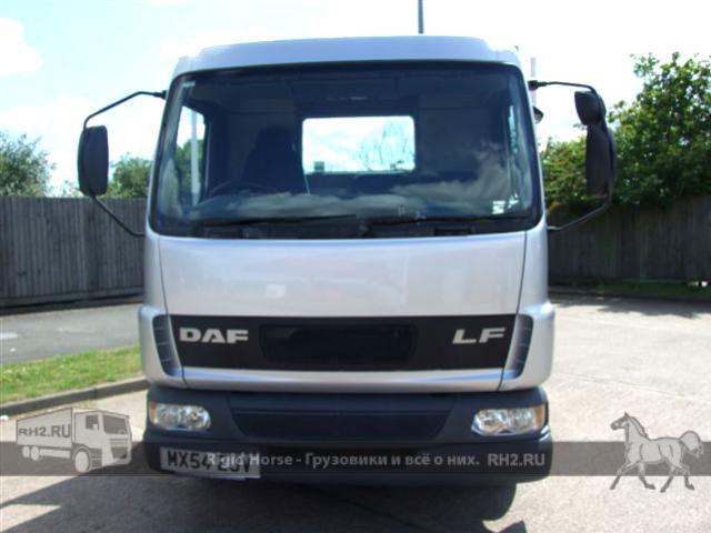 Европейские грузовики DAF LF45-180, 22 foot Flatbed вид спереди 