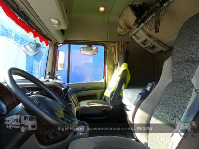 Европейские грузовики DAF XF 105.460 интерьер кабины
