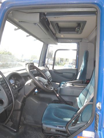 Европейские грузовики DAF CF 65.180 Refrigerator интерьер кабины
