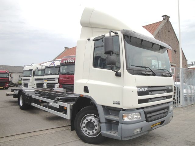 Европейские грузовики DAF CF 65.220 BDF