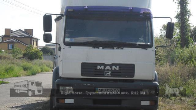 Европейские грузовики MAN 18220 вид спереди