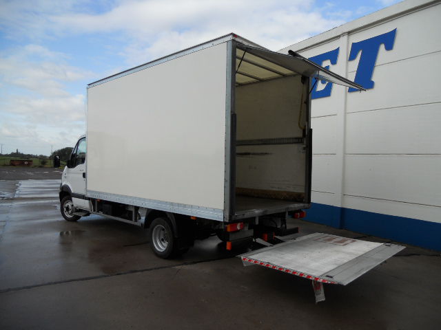 Европейские грузовики RENAULT Mascott 130.35 DXi