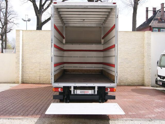 Европейские грузовики RENAULT MASCOTT 3.0 DCI KONTENER WINDA