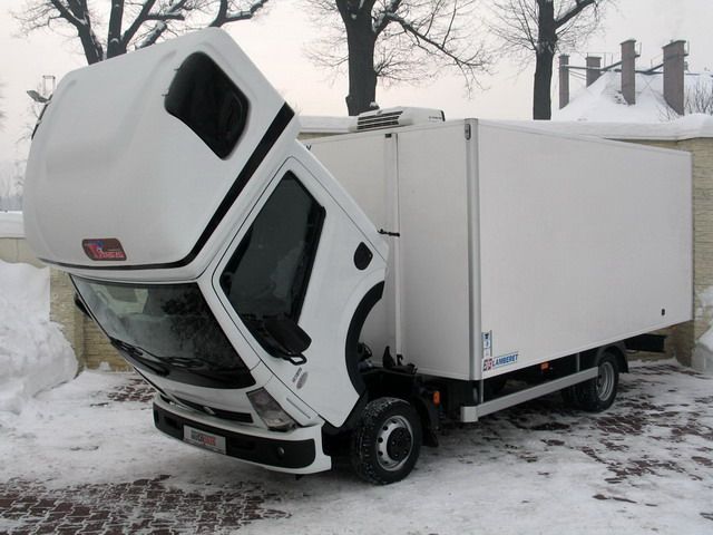 Европейские грузовики RENAULT MAXITY 2.5 DXI 130 CHLODNIA KONTENER KLIMA