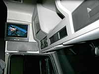 В грузовиках Вольво FH есть цифровой тахограф с записью параметров езды двух водителей 