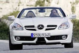 Mercedes представил рестайлинговый SLK