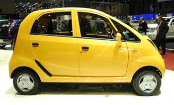 Fiat будет продавать Tata Nano за $2500