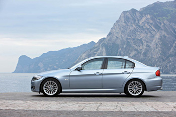 BMW объявила цены на рестайлинговую «трешку»