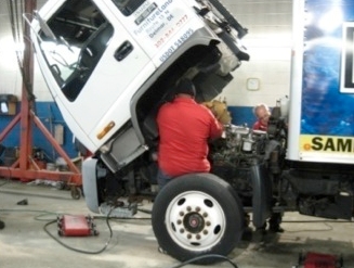 ремонт грузовика