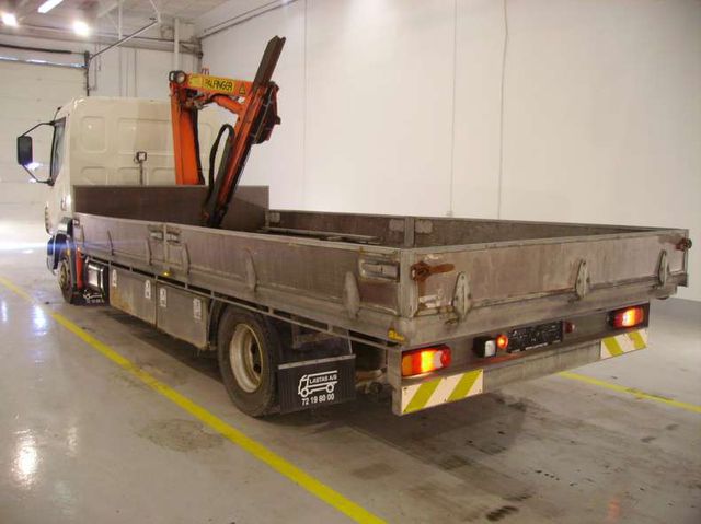 Европейские грузовики DAF FA LF 45.220 lad+kran вид сзади