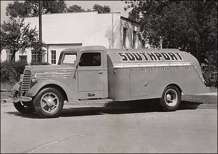 1936 грузовик Mак Джуниор