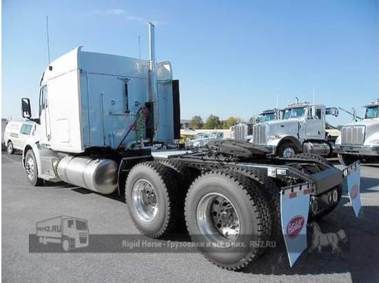 Американские грузовики PETERBILT 587 вид сзади