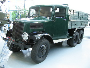 Tatra T93