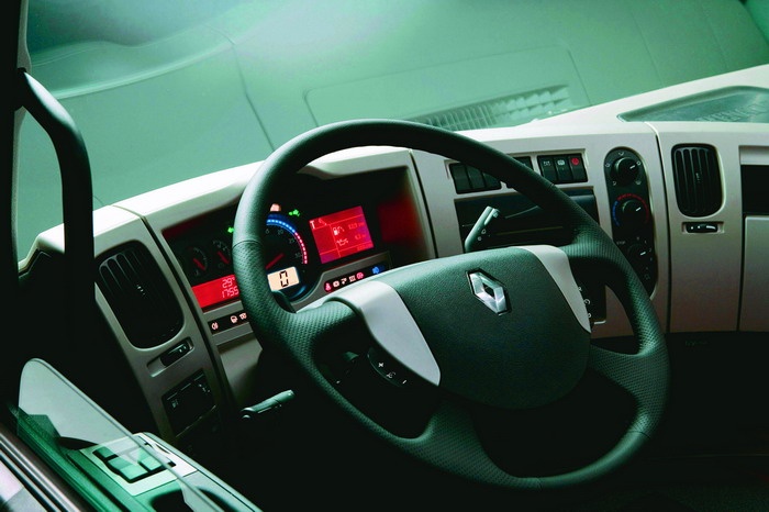 грузовики Рено Премиум (Renault Premium) панель приборов и рулевое управление