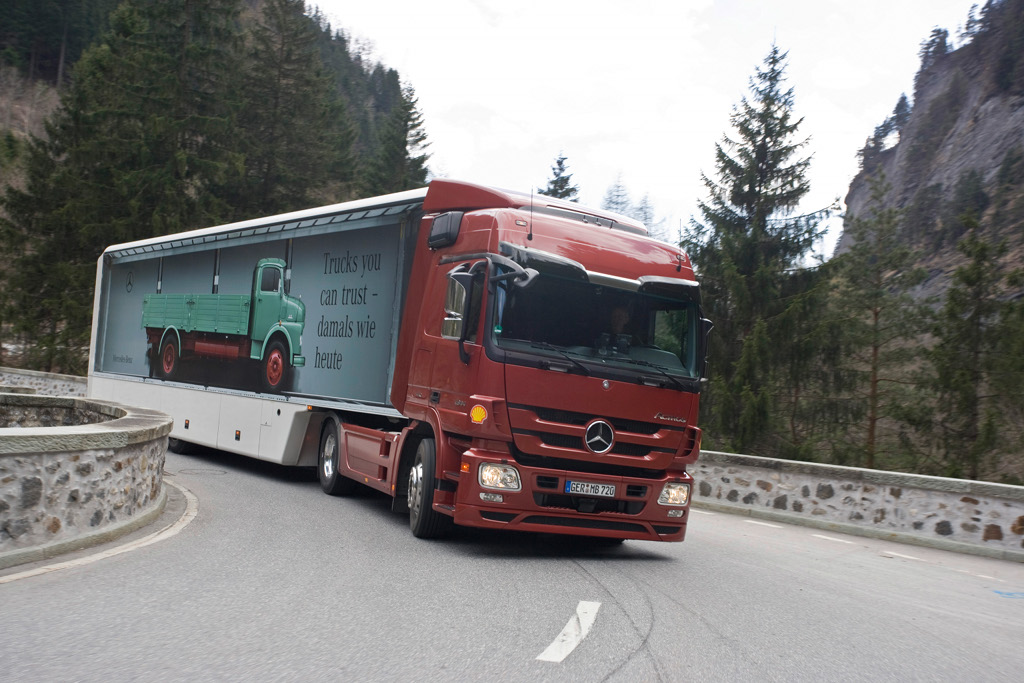Mercedes-Benz запускает услуги по улучшению мобильности грузовиков